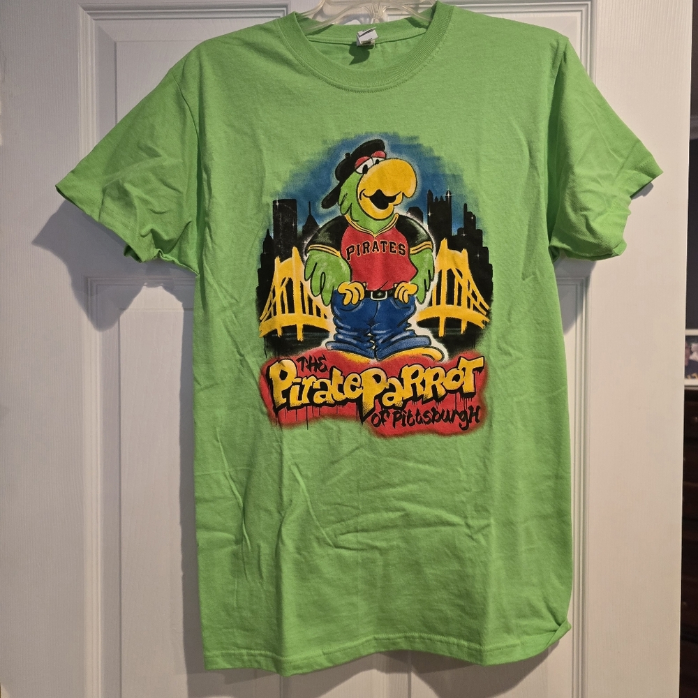 Pittsburgh Pirates Pirate Parrot 90s T-shirt Size Adult Small. SGA 6/28/25 PNC